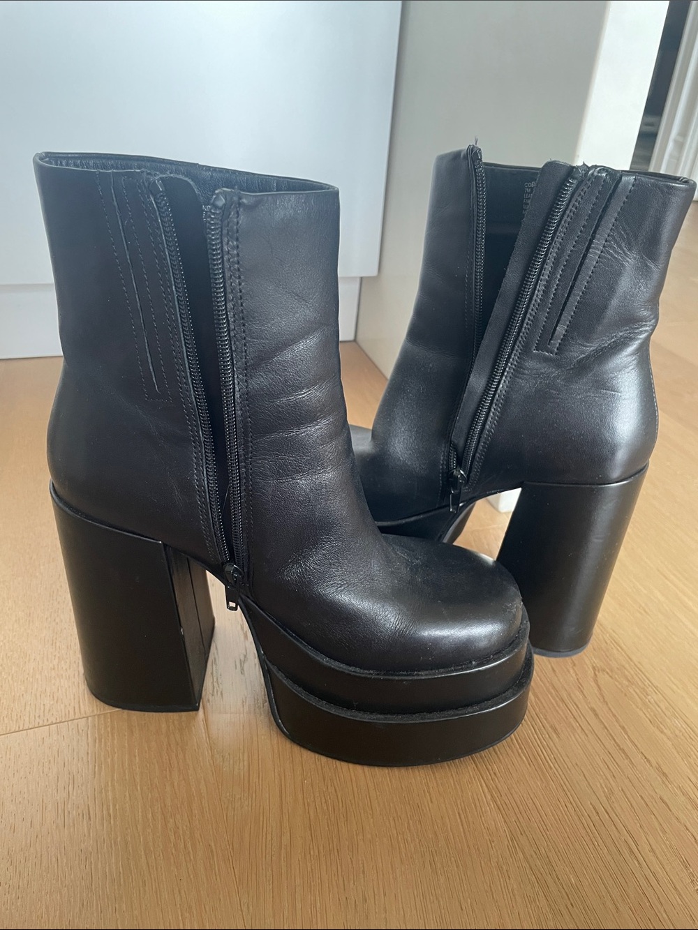 Steve Madden Black Leather Platform Block Heel Ankle Boots - Picture 4 of 5